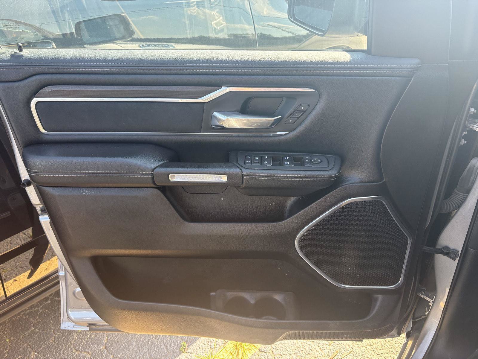 Used 2025 RAM 1500 Laramie AWD/4WD image 24