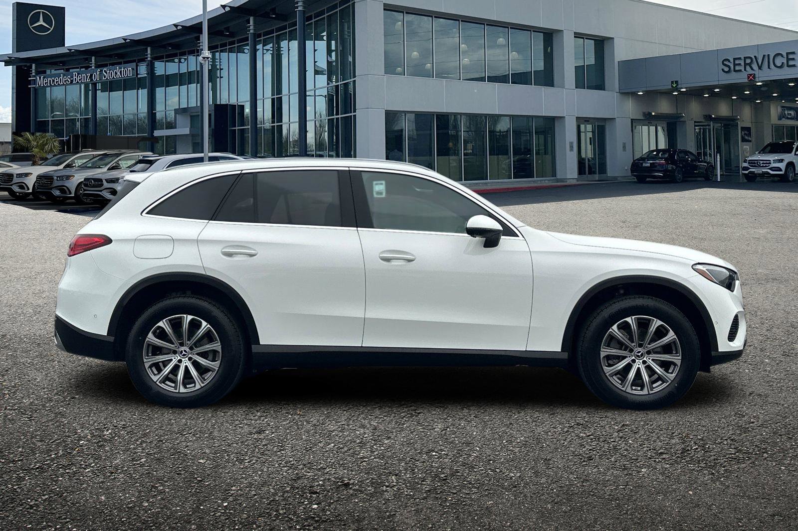 New 2026 Mercedes-Benz GLC 300 4MATIC image 3