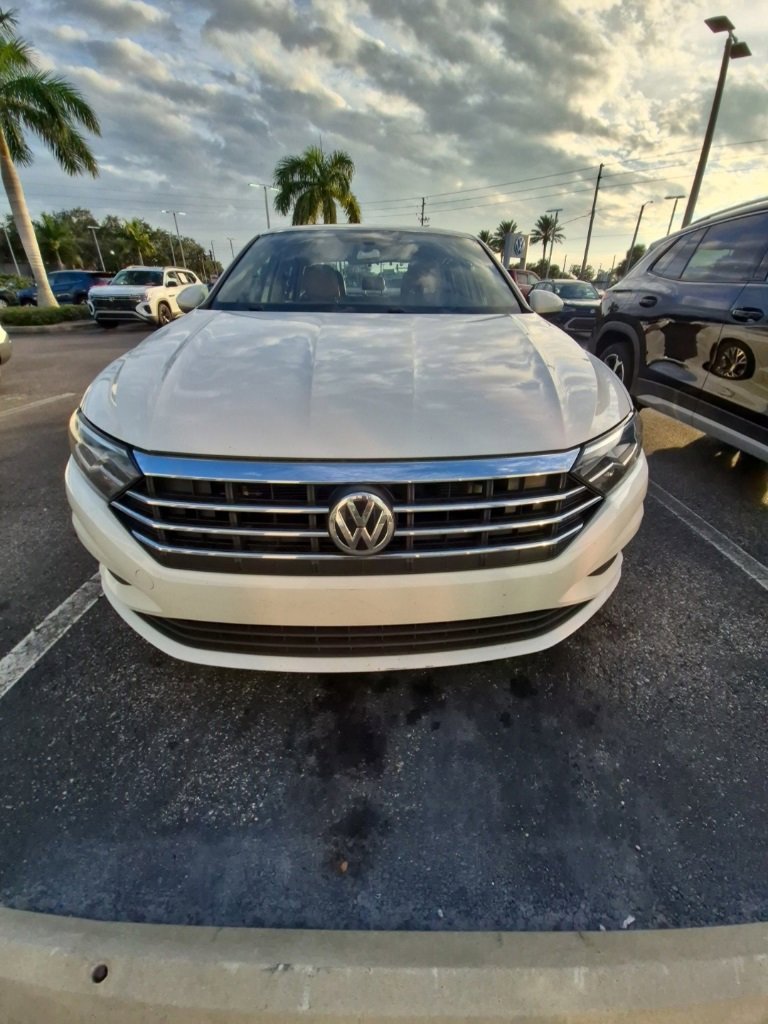 Used 2019 Volkswagen Jetta SE w/ Cold Weather Package
