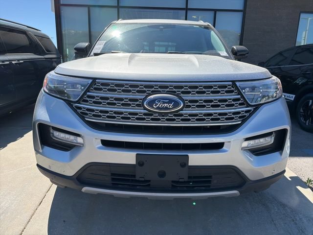 Used 2021 Ford Explorer Limited w/ Equipment Group 301A AWD/4WD image 8