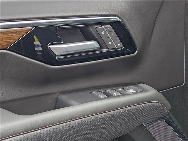 Used 2026 Chevrolet Suburban High Country AWD/4WD image 11