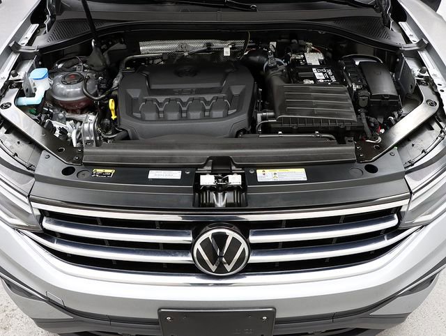 Used 2024 Volkswagen Tiguan SE image 29