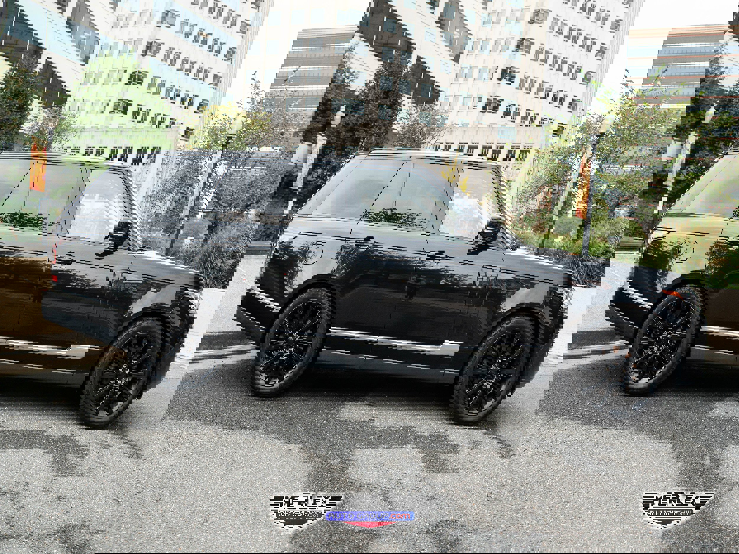 Used 2017 Land Rover Range Rover Supercharged image 8