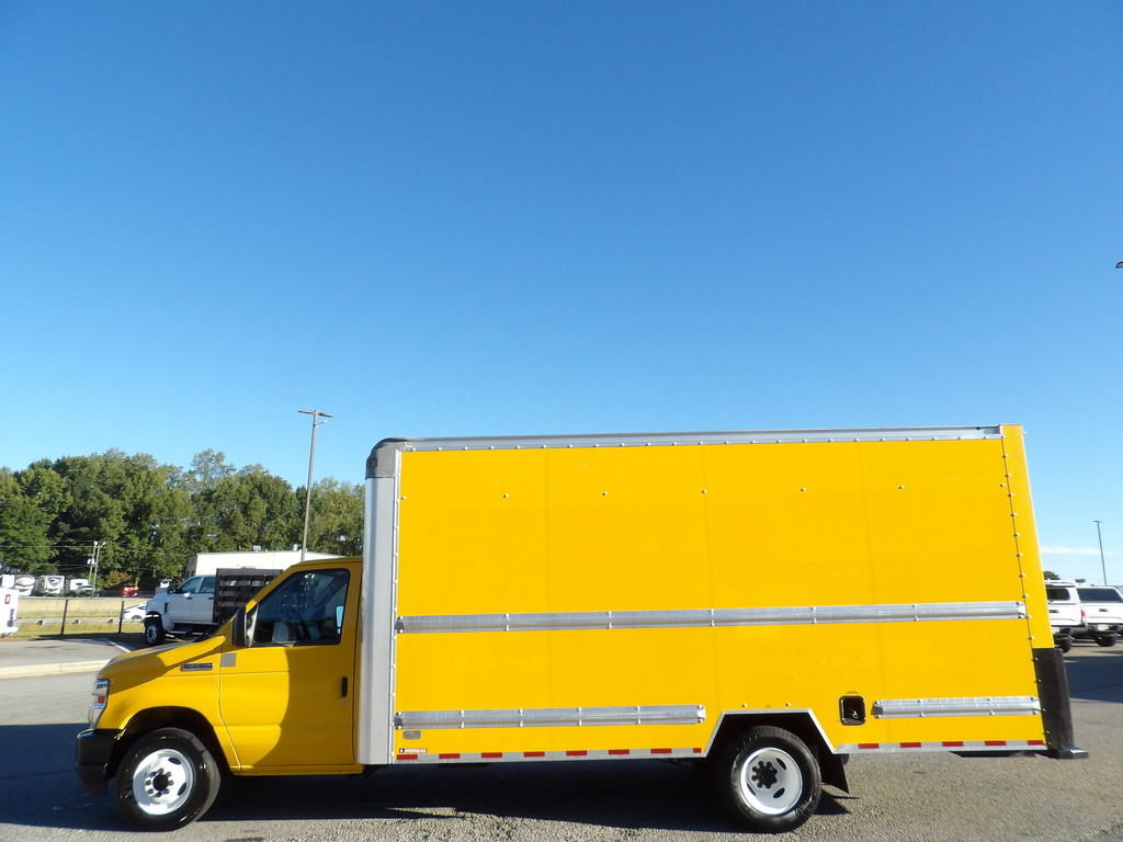 Used 2022 Ford E-350 and Econoline 350 Super Duty RWD image 47