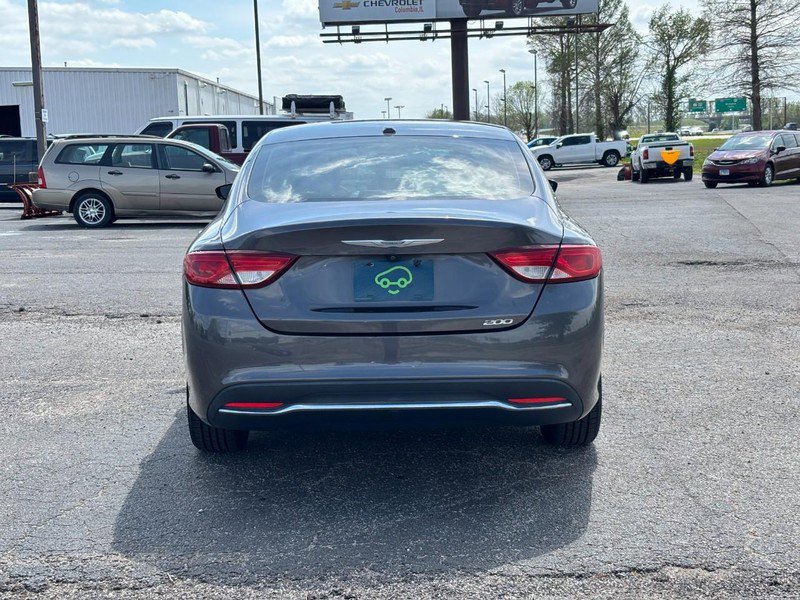 Used 2016 Chrysler 200 Limited w/ Convenience Group image 4