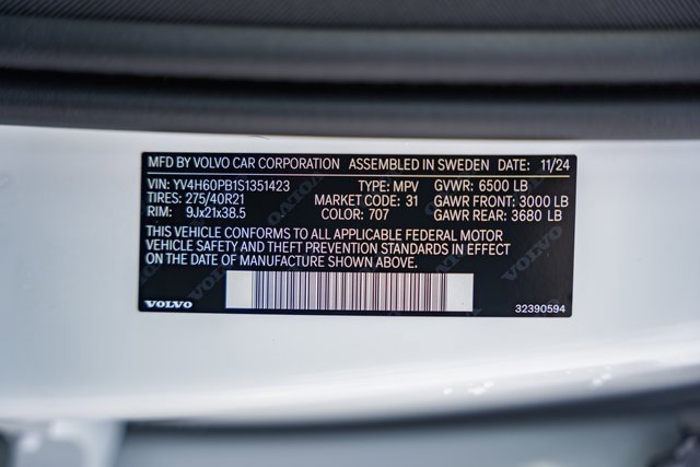 Certified 2025 Volvo XC90 T8 Plus w/ Protection Package Premier image 35