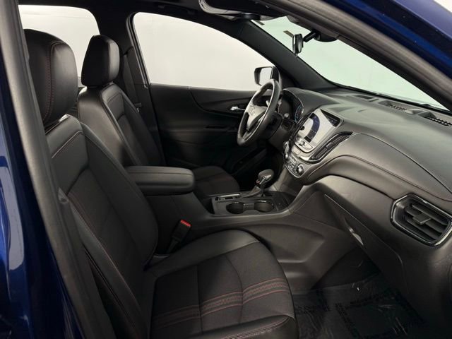 Used 2022 Chevrolet Equinox RS w/ Infotainment Package image 15