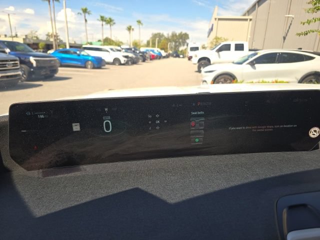 Used 2025 Ford Expedition Active RWD image 13