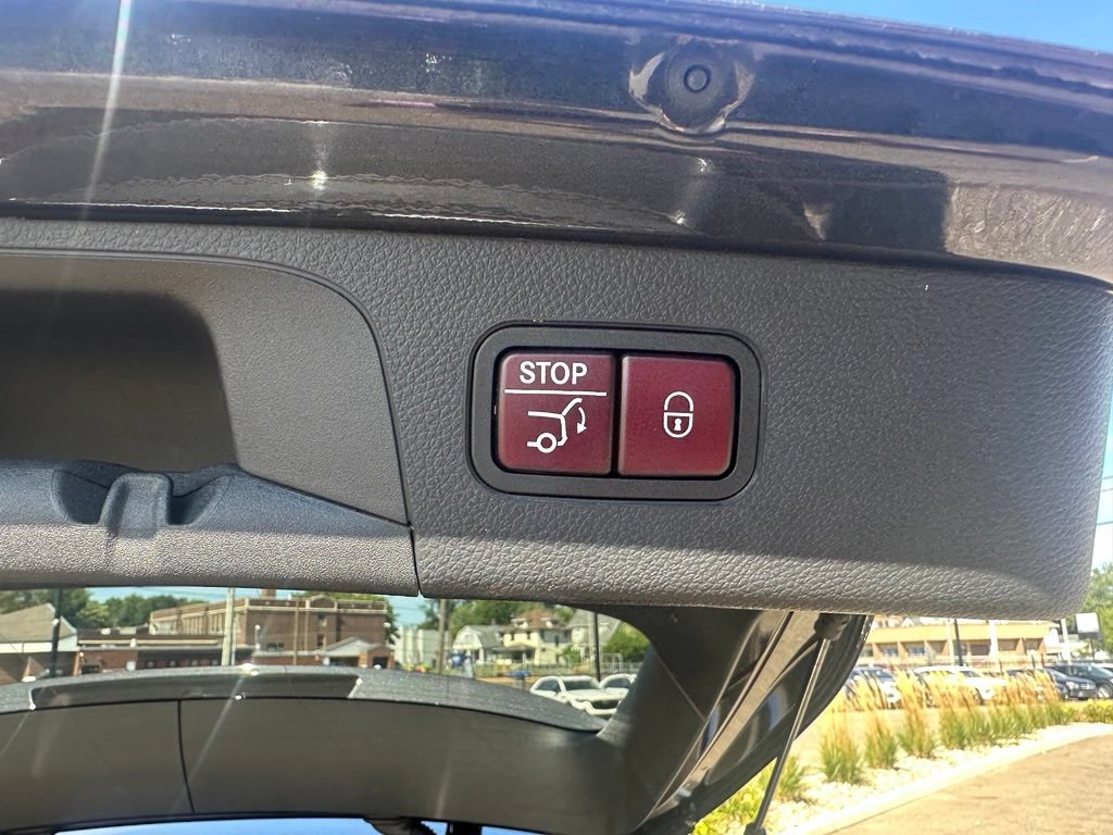 Used 2022 Mercedes-Benz GLC 300 4MATIC image 12