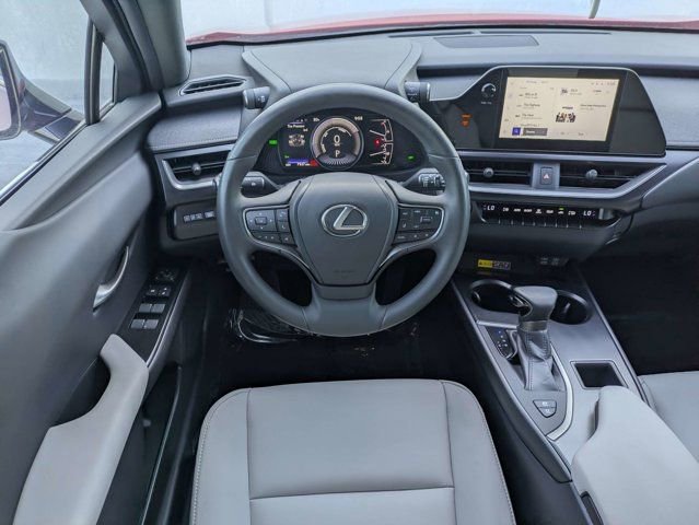 Used 2024 Lexus UX 250h FWD image 16