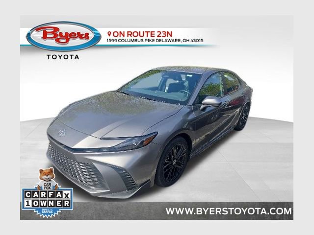 Used 2025 Toyota Camry SE FWD image 1