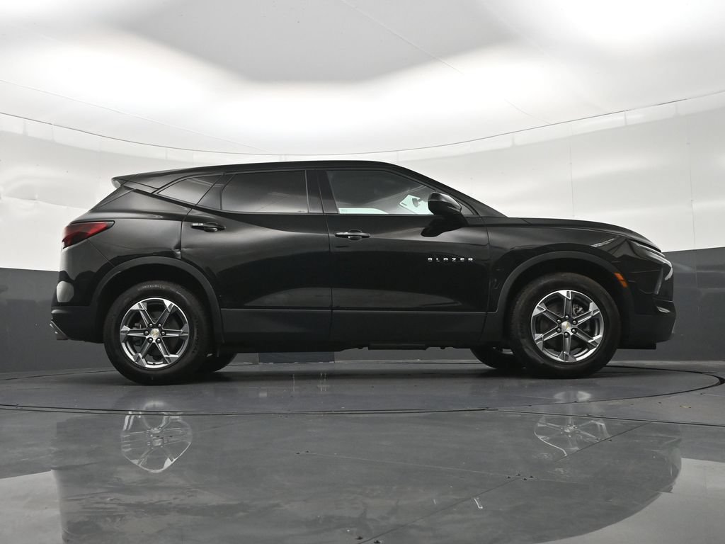 Used 2023 Chevrolet Blazer LT FWD image 31