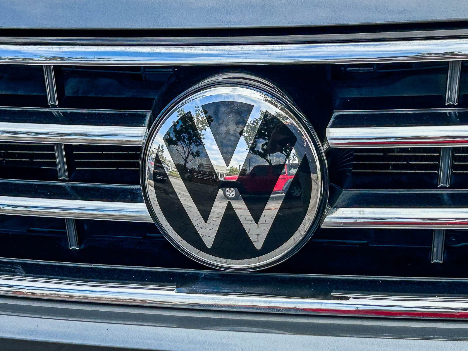 Used 2023 Volkswagen Tiguan SE FWD image 5