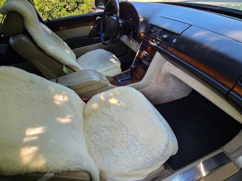 Used 1993 Mercedes-Benz 300 SD Sedan image 3