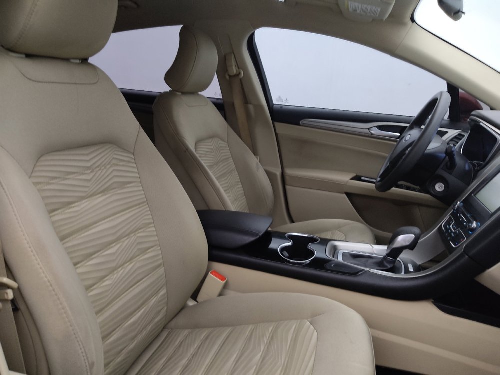 Used 2016 Ford Fusion SE FWD image 21