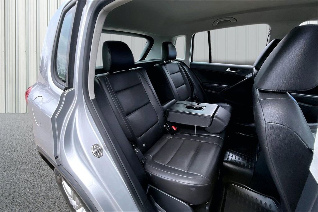Used 2017 Volkswagen Tiguan S image 24