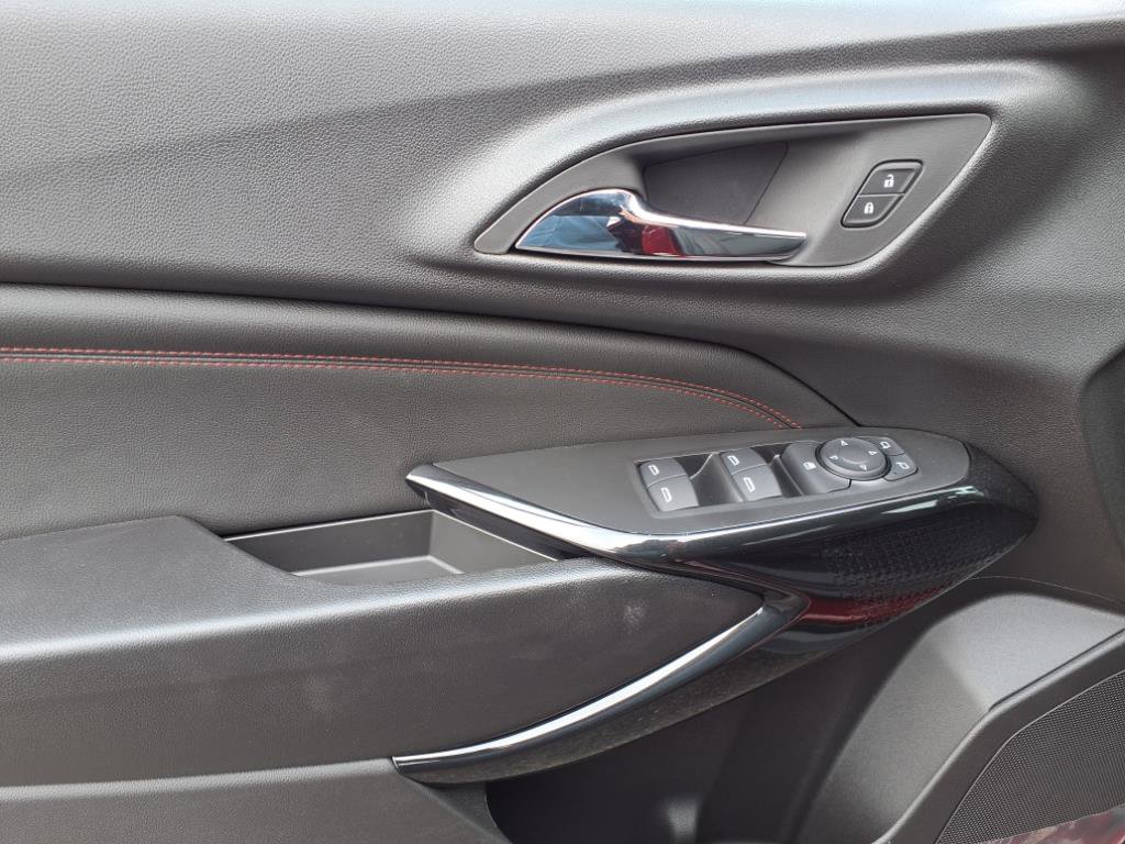 New 2025 Chevrolet Trax RS w/ Driver Confidence Package FWD image 9