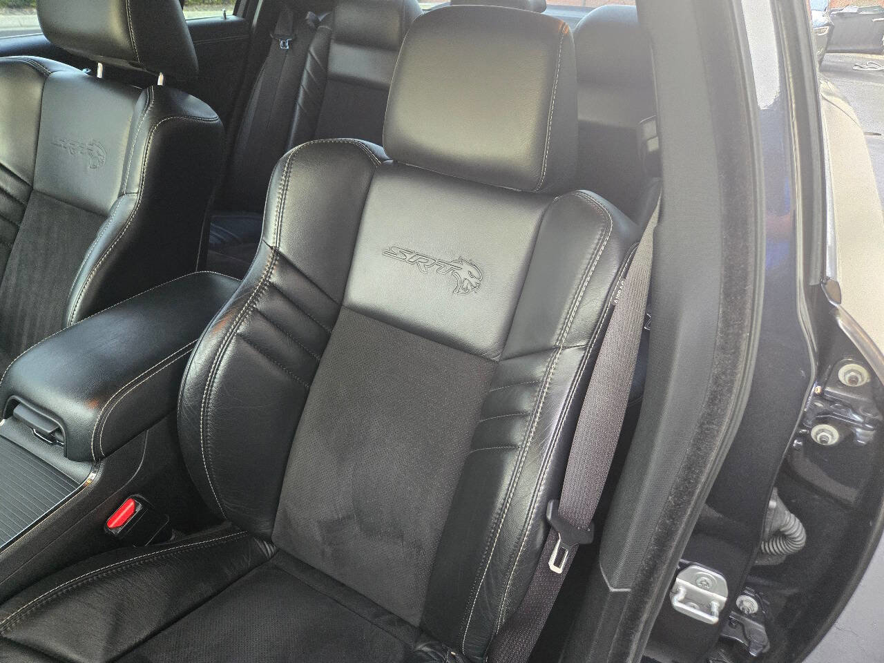 Used 2019 Dodge Charger SRT Hellcat w/ Navigation & Travel Group RWD image 24