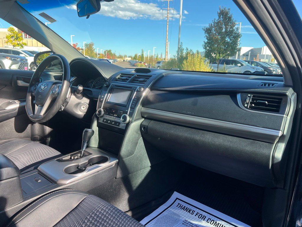 Used 2012 Toyota Camry SE FWD image 13