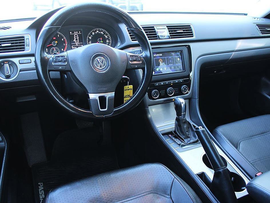 Used 2014 Volkswagen Passat 1.8T SE image 12