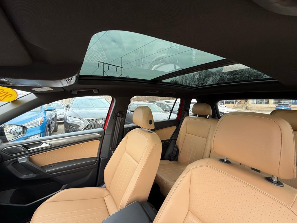 Used 2024 Volkswagen Tiguan SE R-Line image 10