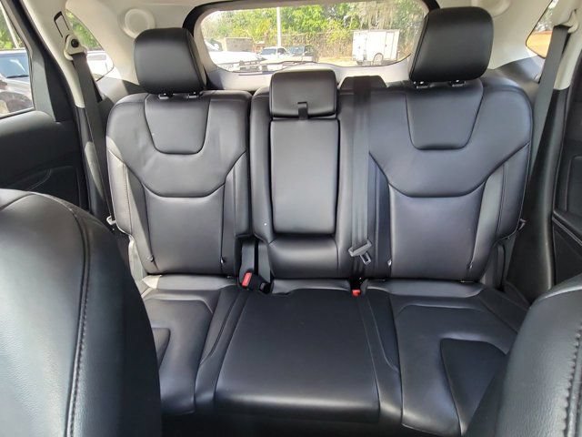Used 2022 Ford Edge Titanium AWD/4WD image 5