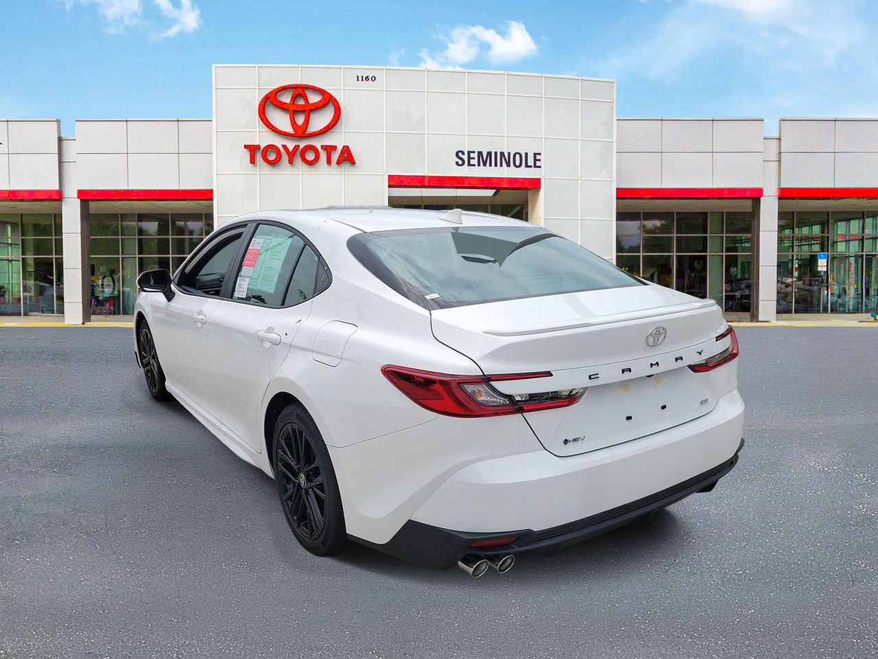 Used 2026 Toyota Camry SE FWD image 4