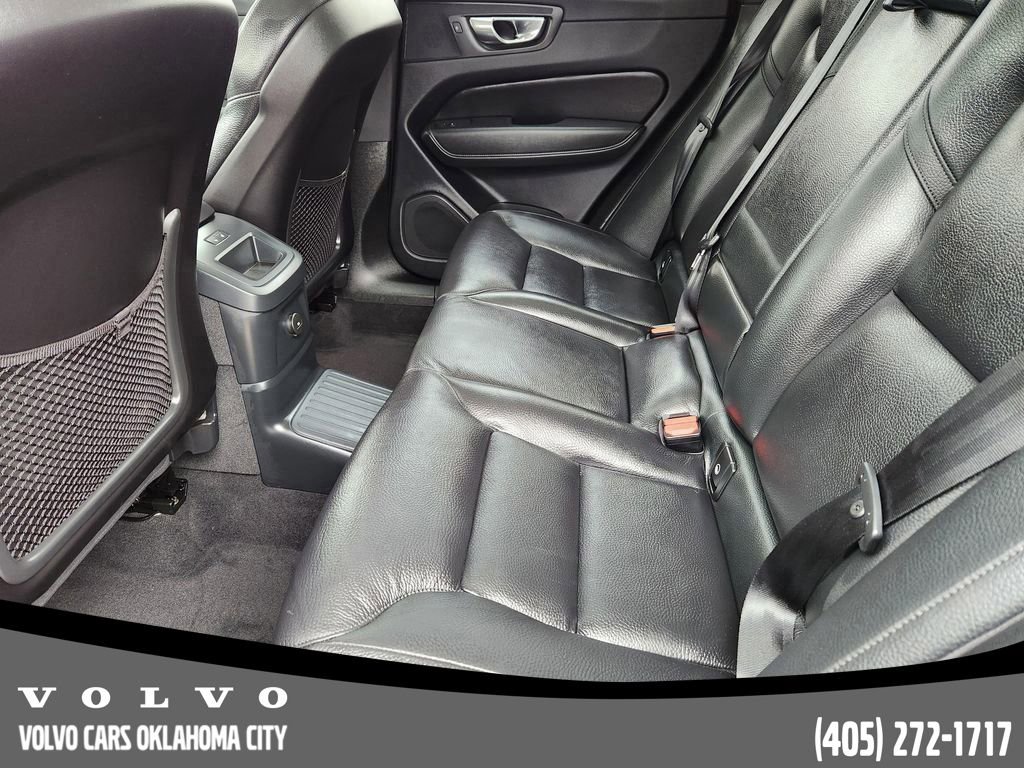 Certified 2025 Volvo XC60 T8 Plus w/ Protection Package Premier image 29