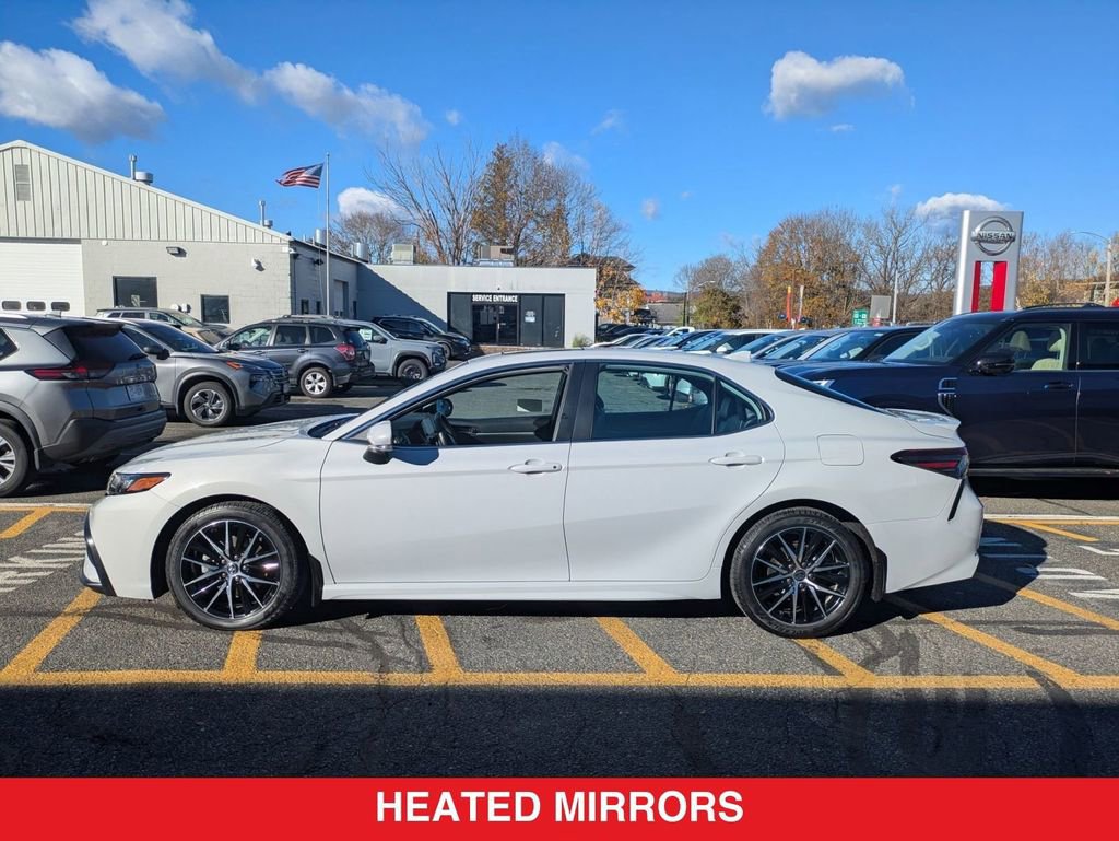 Used 2022 Toyota Camry SE image 7