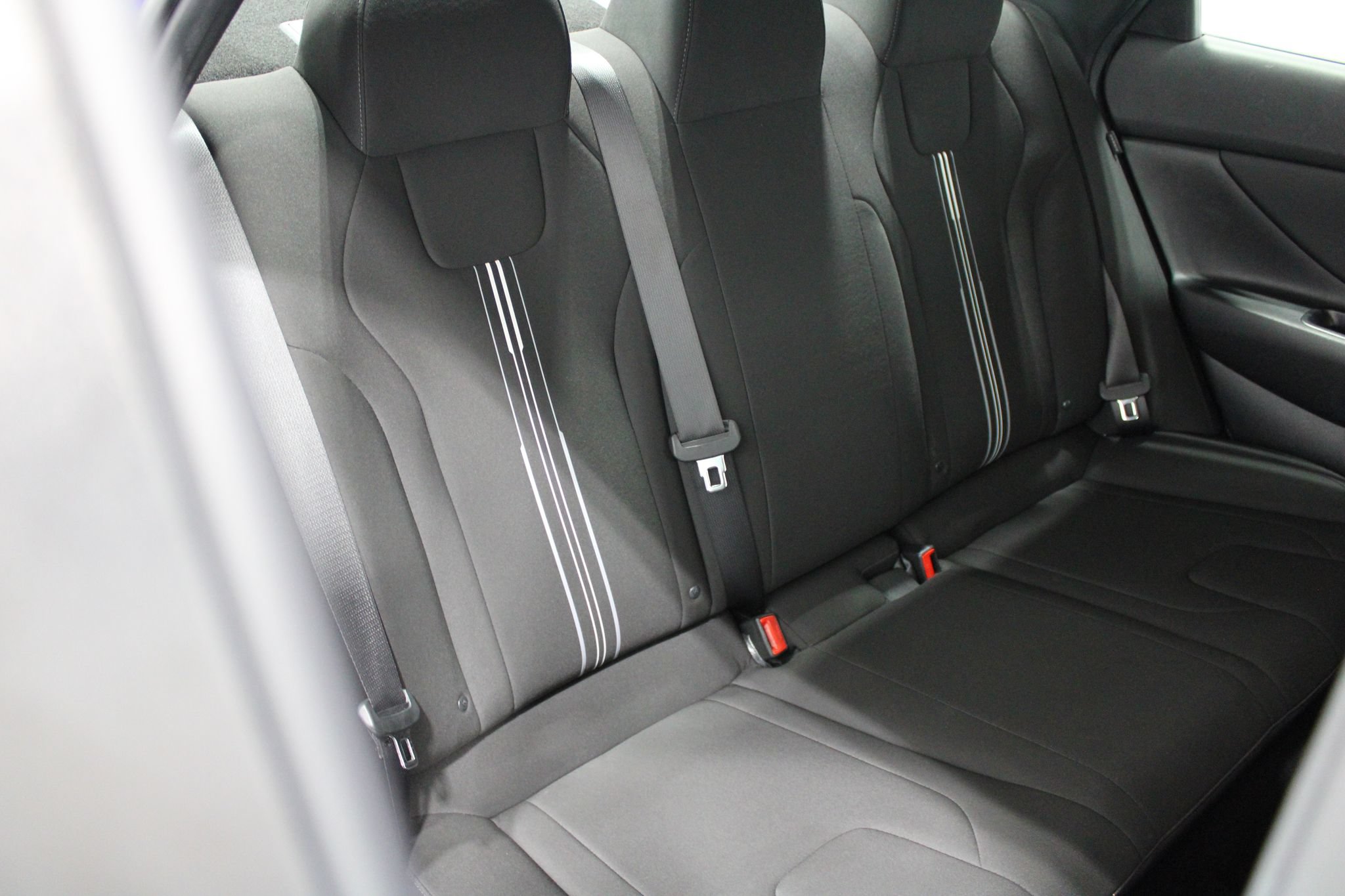 Used 2025 Hyundai Elantra Sport FWD image 23