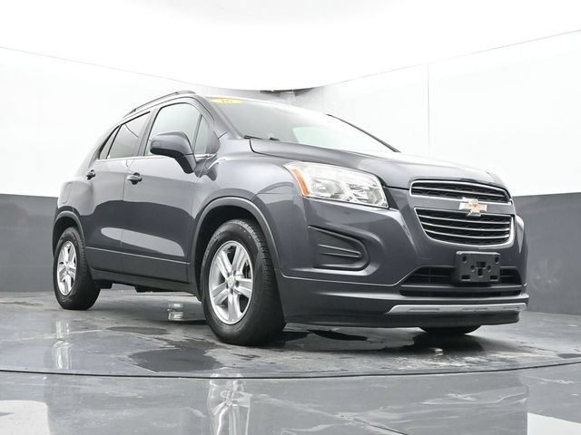 Used 2016 Chevrolet Trax LT w/ LT Sun and Sound Package FWD image 44
