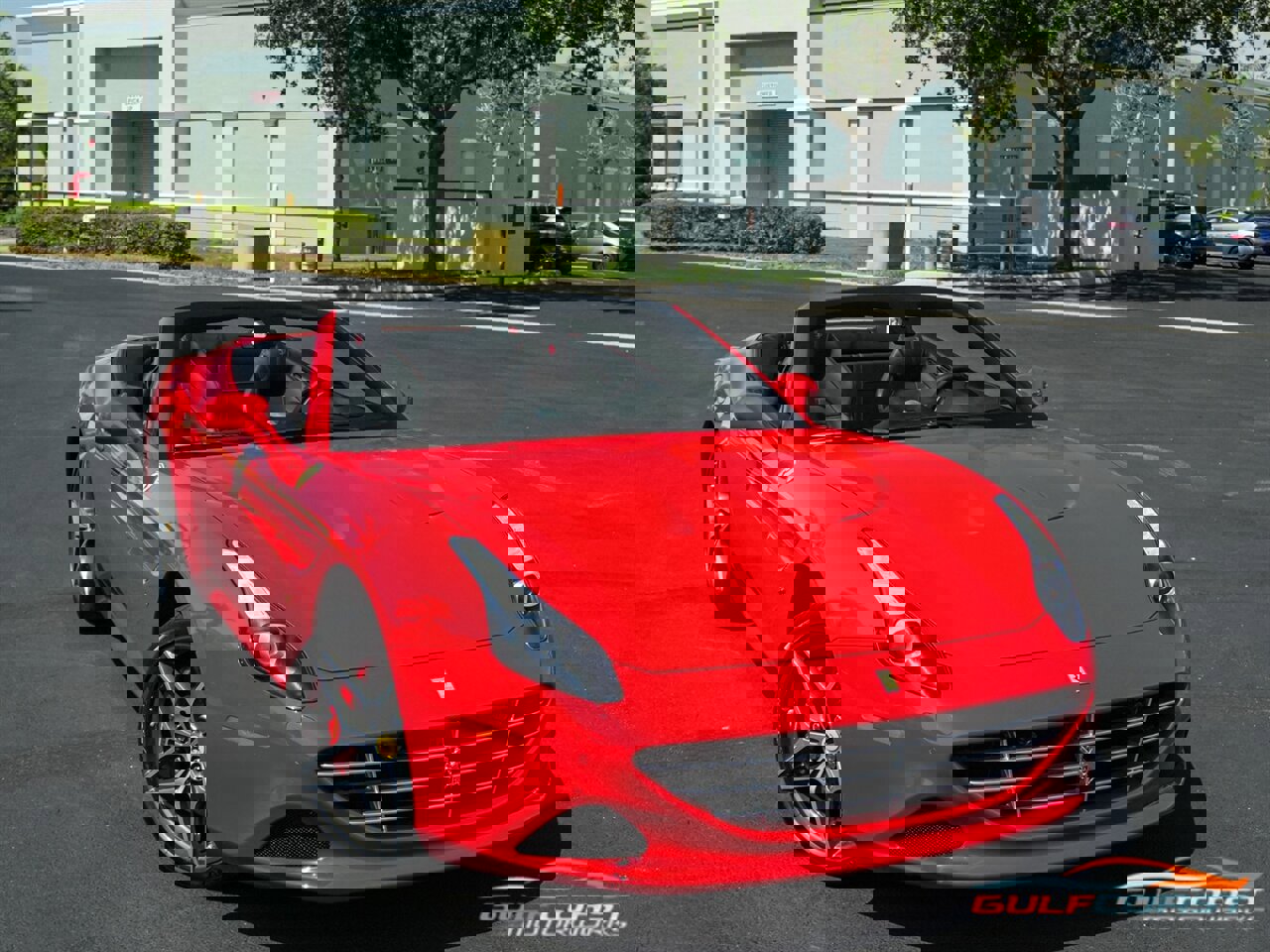 Used 2015 Ferrari California T image 82