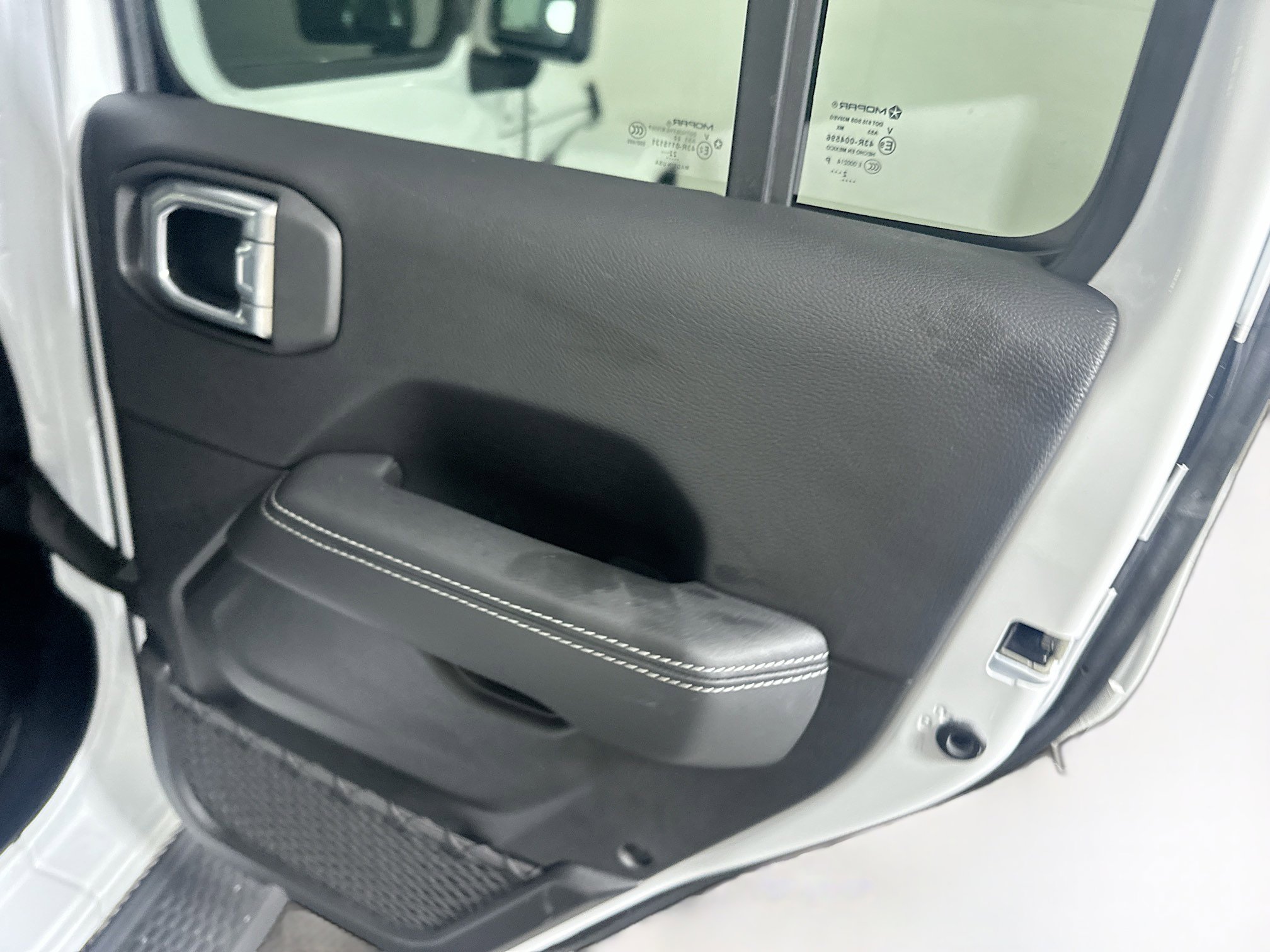 Used 2023 Jeep Wrangler Sahara image 29