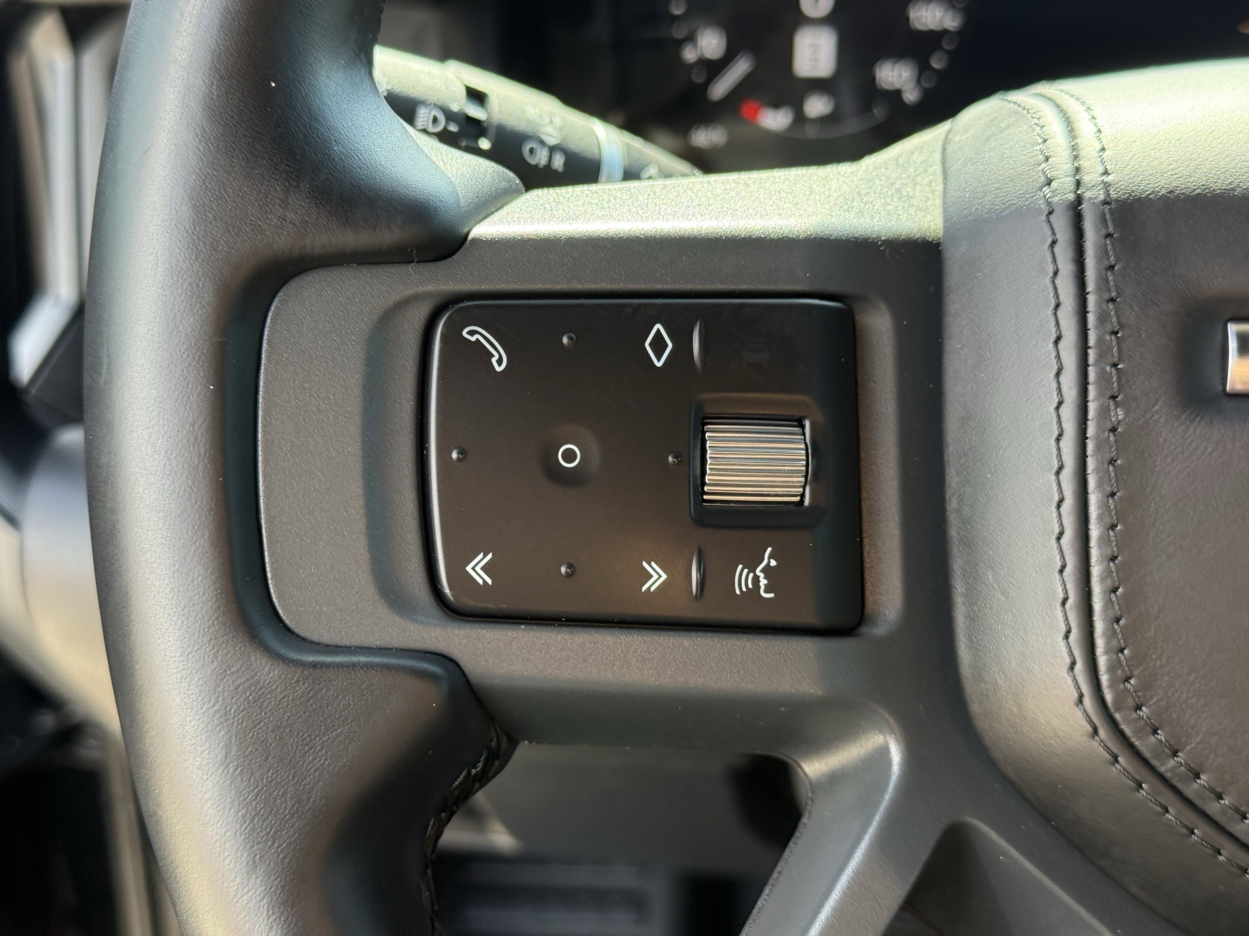 Used 2023 Land Rover Defender 110 X image 16