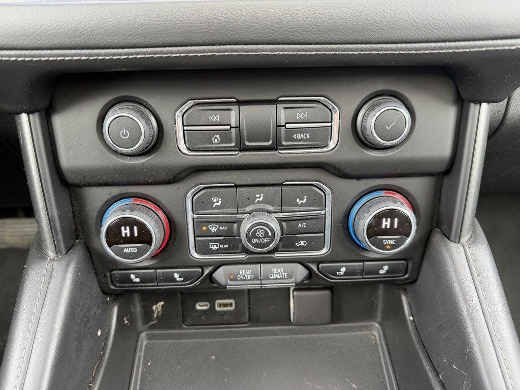 Used 2022 Chevrolet Suburban LT w/ LT Signature Package image 25