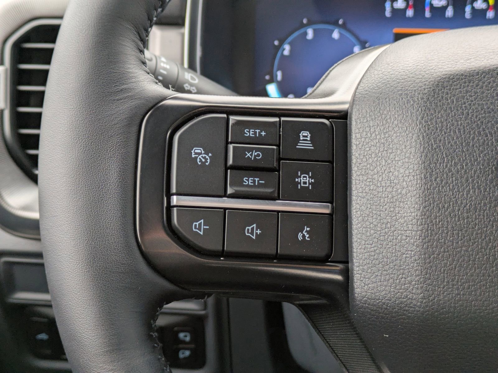 New 2025 Ford F150 Platinum w/ FX4 Off-Road Package image 28