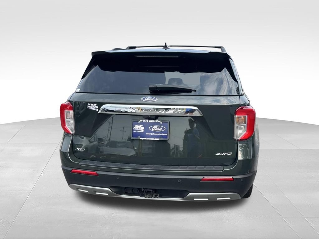 Used 2024 Ford Explorer XLT w/ Equipment Group 202A AWD/4WD image 5