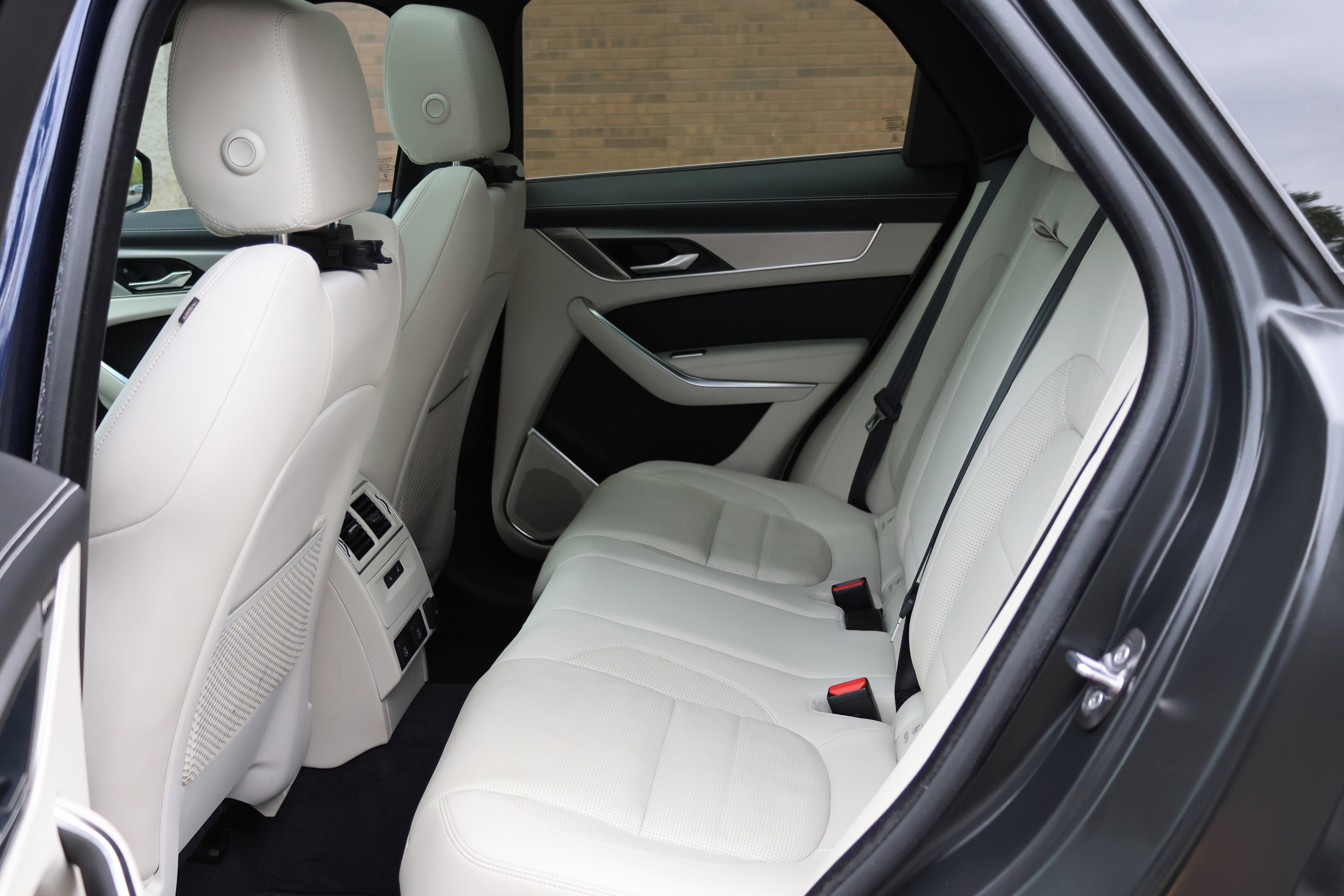 Used 2024 Jaguar F-PACE R-Dynamic S AWD/4WD image 16