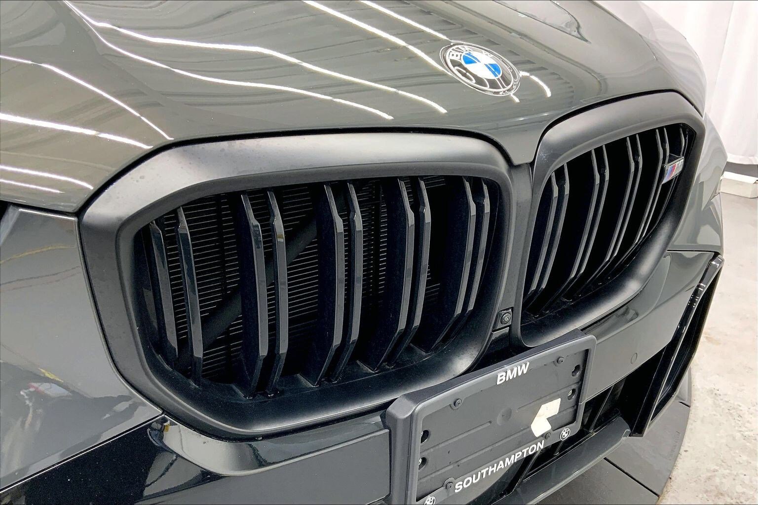 Used 2025 BMW X5 M60i w/ Executive Package image 31