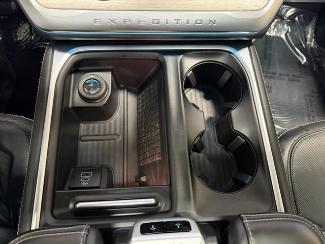 Used 2025 Ford Expedition Max Platinum AWD/4WD image 41