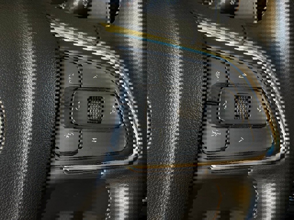 Used 2023 Buick Envision Essence image 17