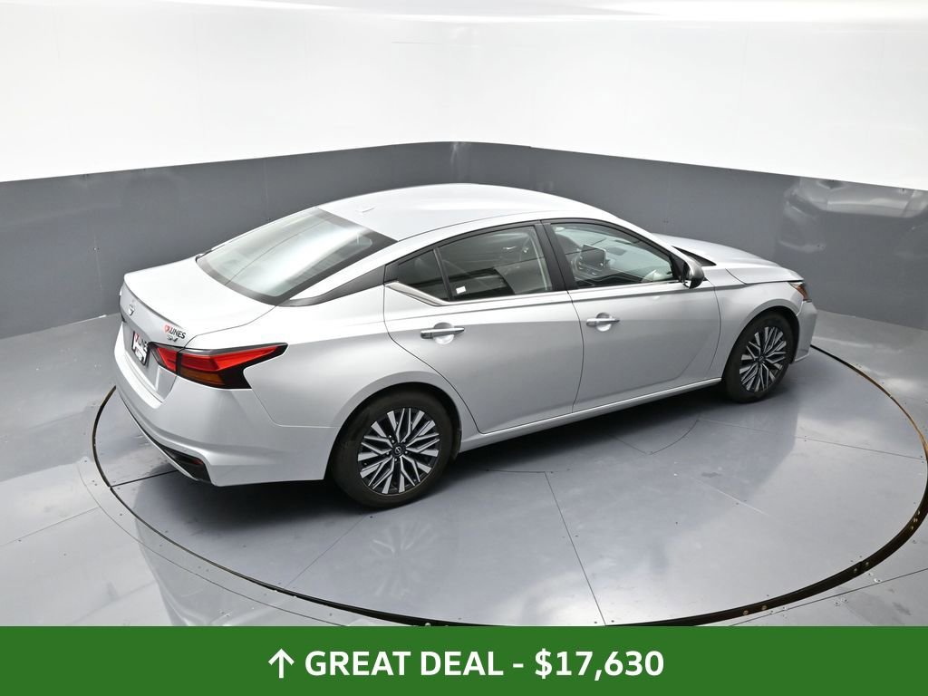 Used 2024 Nissan Altima 2.5 SV image 40