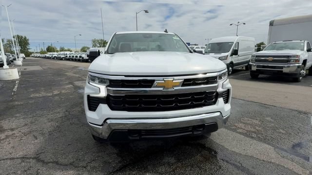 Used 2023 Chevrolet Silverado 1500 LT w/ Work Truck Package AWD/4WD image 3