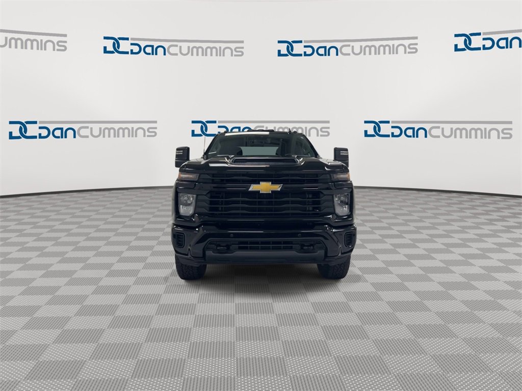 Used 2025 Chevrolet Silverado 2500 Custom w/ Custom Value Package image 3