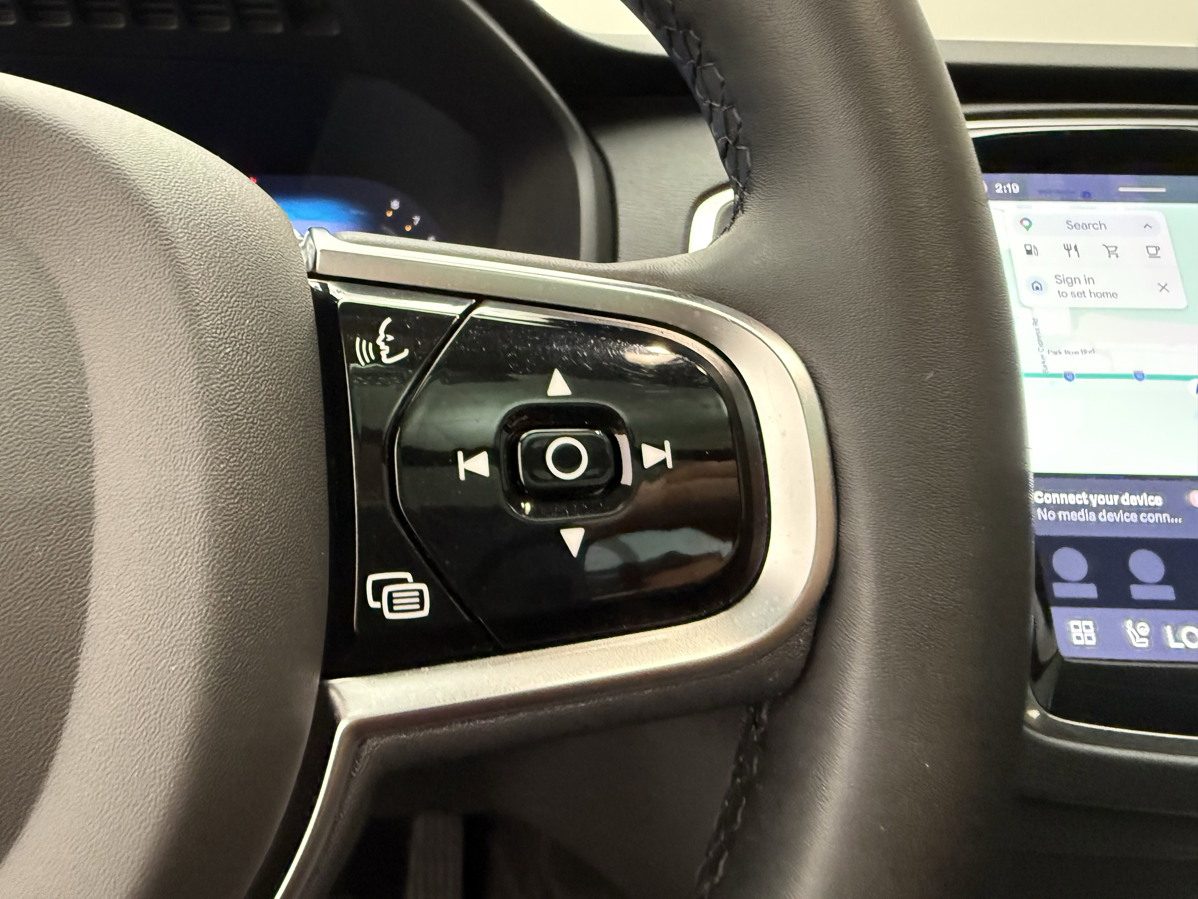 Certified 2023 Volvo XC90 B5 Core w/ Protection Package Premier AWD/4WD image 17