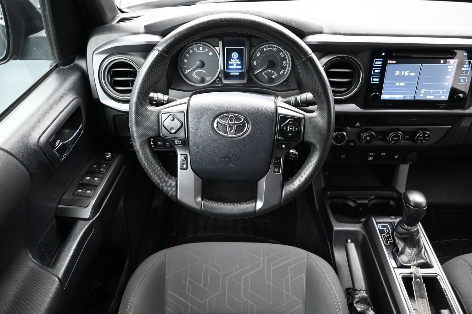 Used 2018 Toyota Tacoma TRD Off-Road AWD/4WD image 26