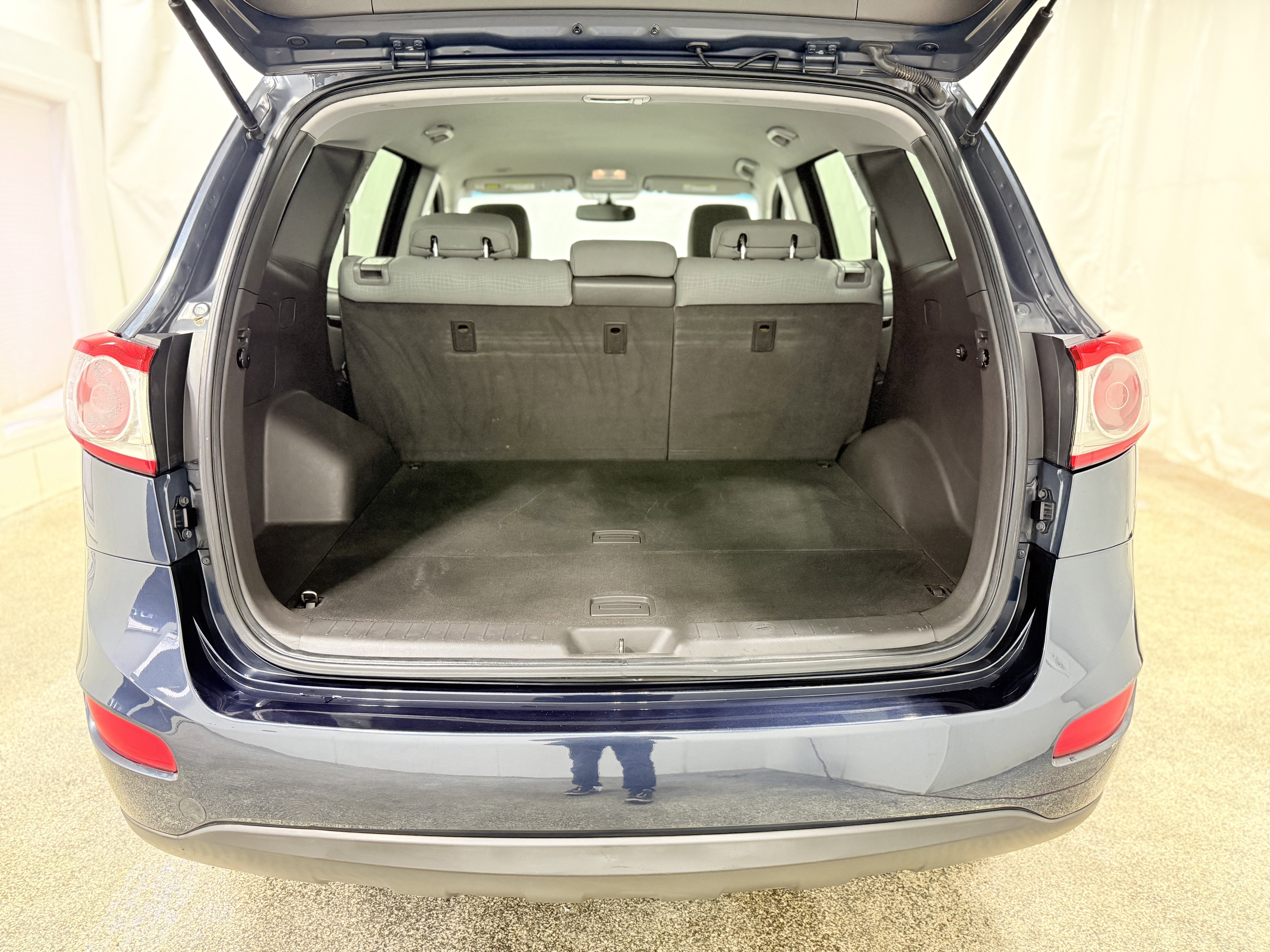 Used 2012 Hyundai Santa Fe GLS image 10