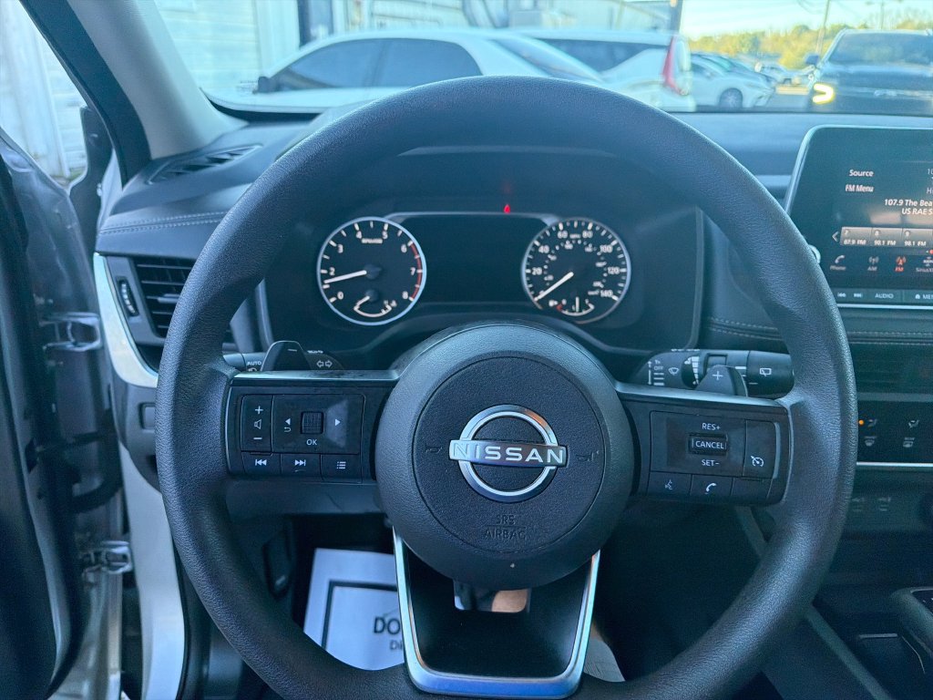 Used 2024 Nissan Rogue S AWD/4WD image 17