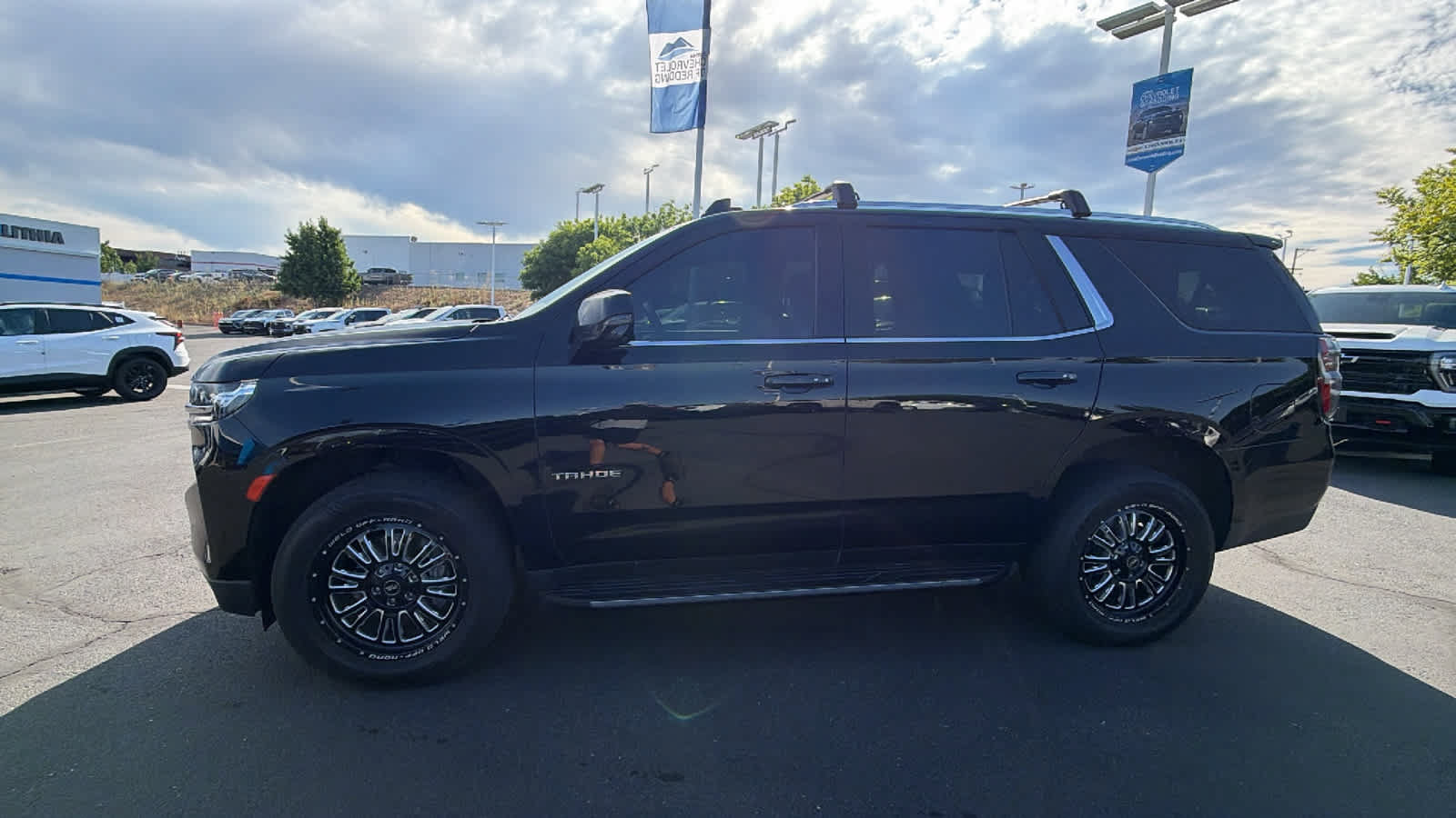 Used 2022 Chevrolet Tahoe LT w/ Luxury Package AWD/4WD image 8
