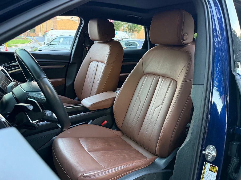Used 2022 Audi e-tron Premium AWD/4WD image 26